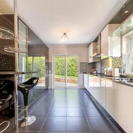 Villa In Prime Location Pool 别墅